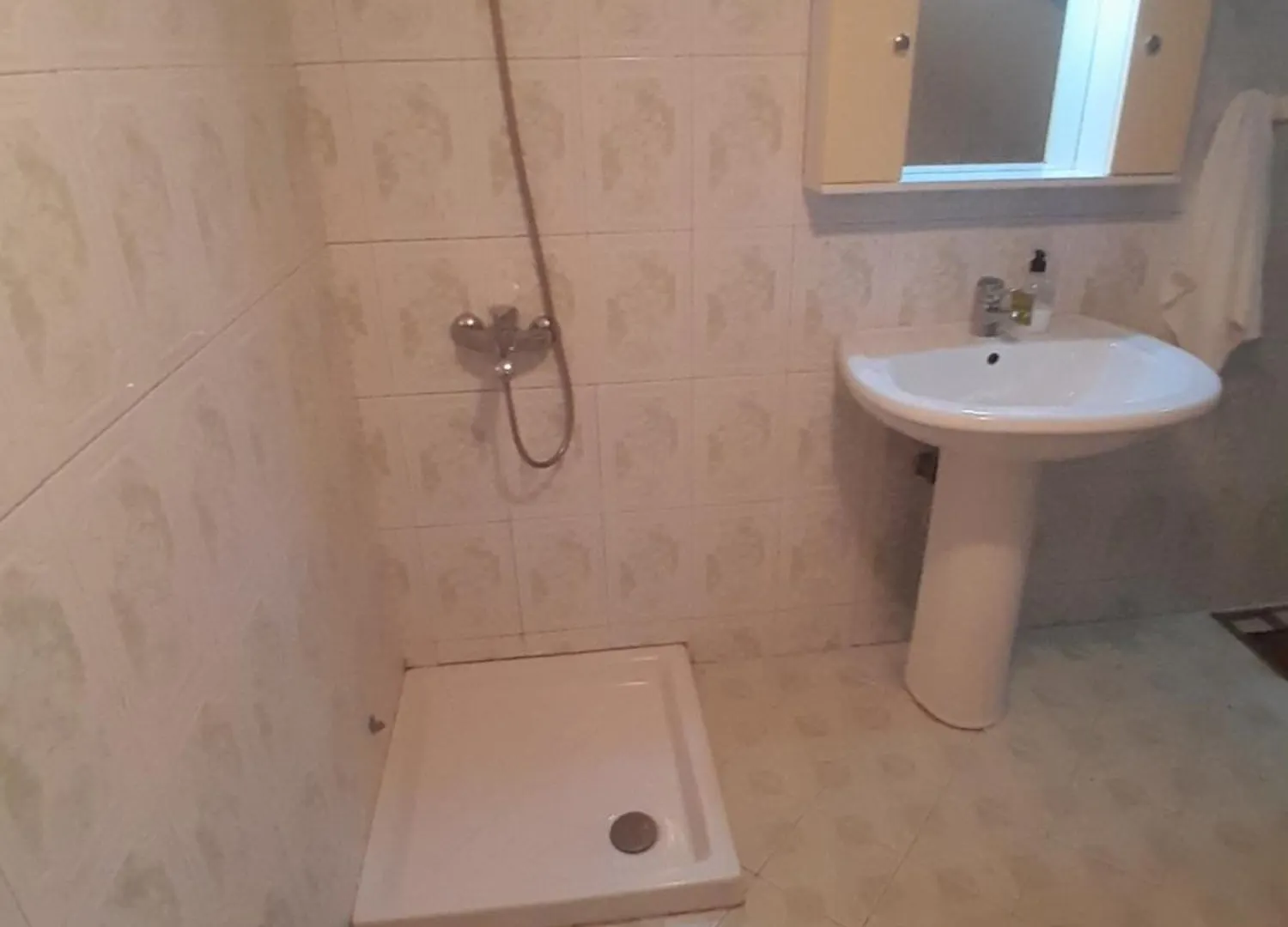 Afd Hotel Vlore 0*,
